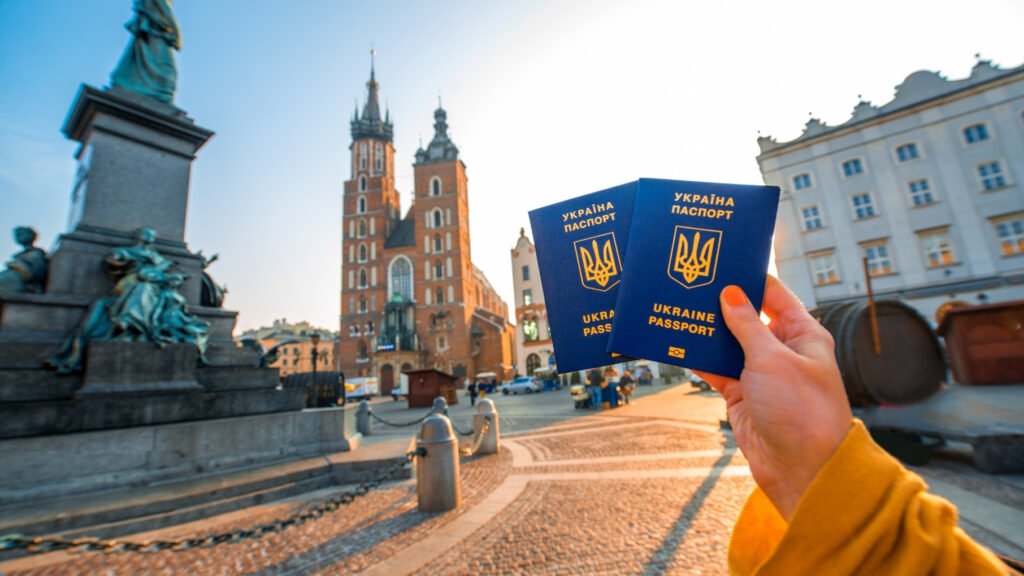 Як зберегти українську освіту для дитини за кордоном: онлайн-школа, екстернат, атестат, академічна різниця, документи та зручний графік навчання. - Kid`s Life School